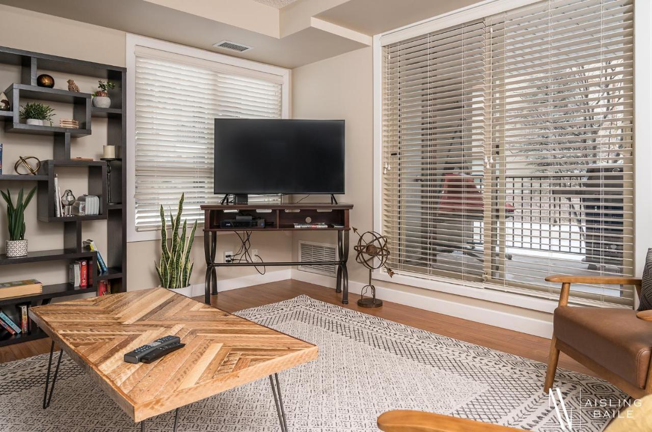 Rustic Modern 2 Bed 2 Bath With Lakeview Pool And Hot Tub インヴァーミア エクステリア 写真